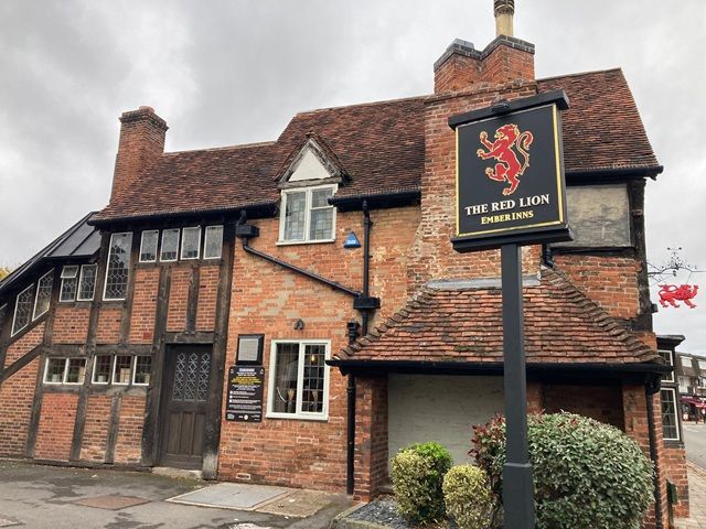 The Red Lion Inn, Knowle